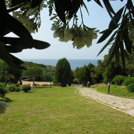 Eco Village Baia Delle Ginestre Теулада Екстериор снимка