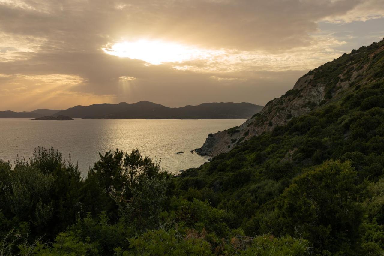 Eco Village Baia Delle Ginestre Теулада Екстериор снимка